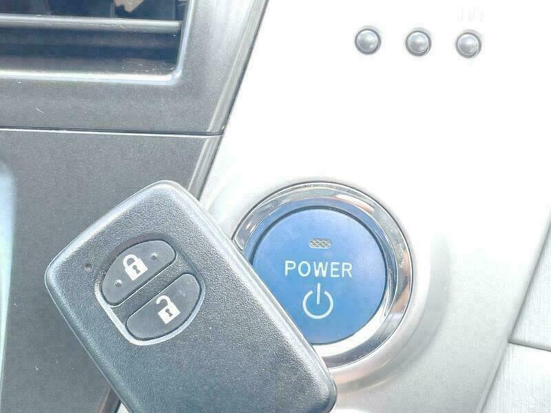 PRIUS ALPHA