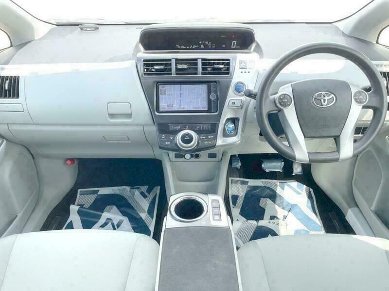 PRIUS ALPHA