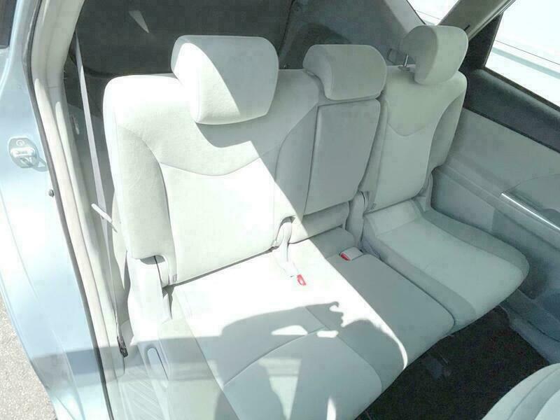 PRIUS ALPHA