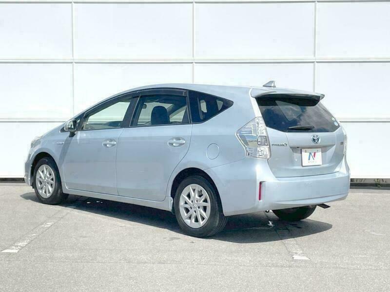 PRIUS ALPHA