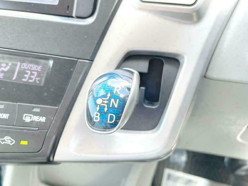 PRIUS ALPHA