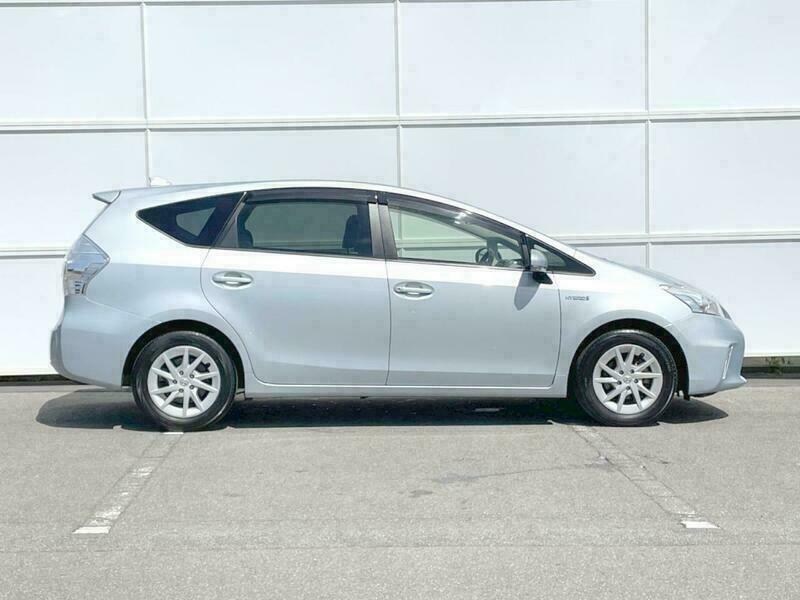 PRIUS ALPHA