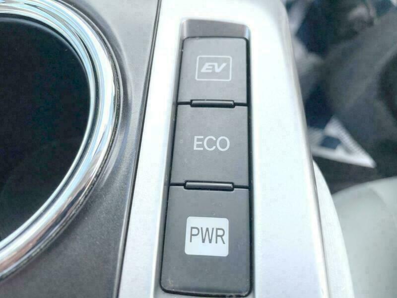 PRIUS ALPHA