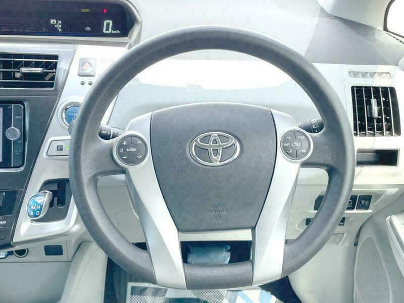 PRIUS ALPHA