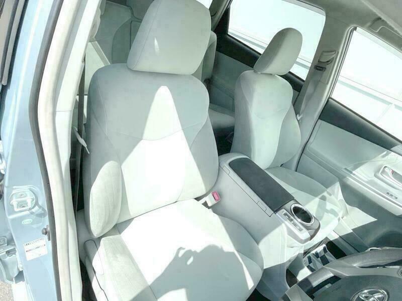 PRIUS ALPHA