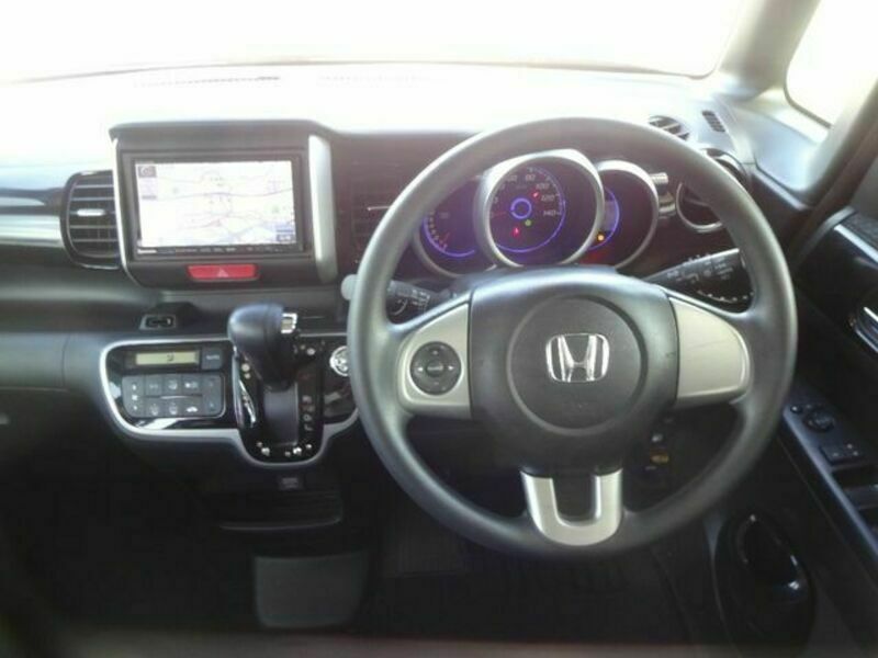 N BOX CUSTOM