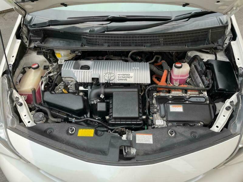PRIUS ALPHA