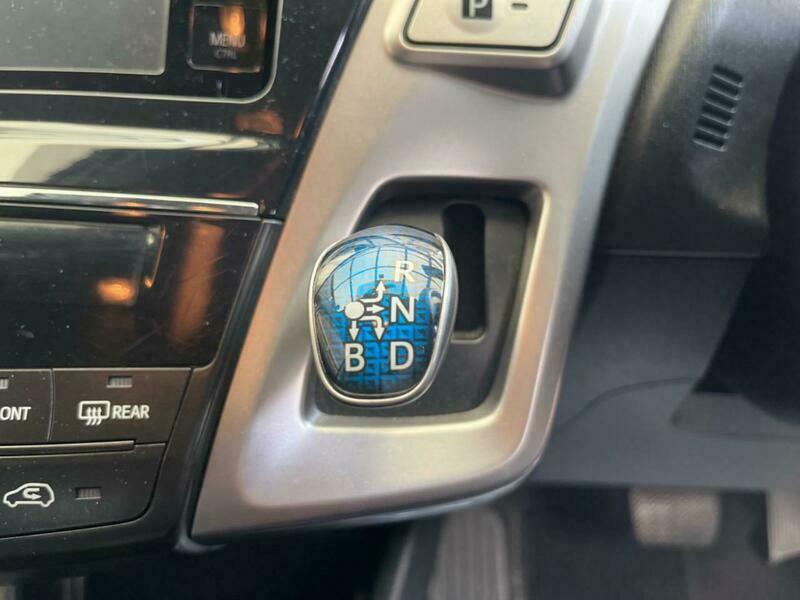 PRIUS ALPHA