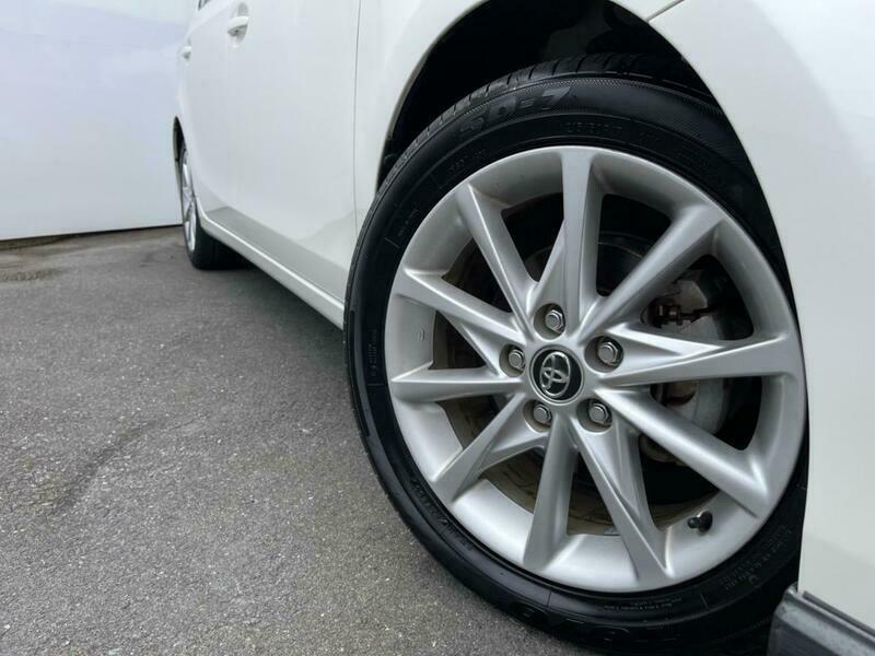 PRIUS ALPHA