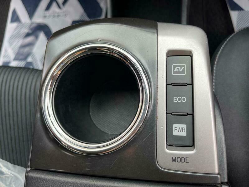 PRIUS ALPHA