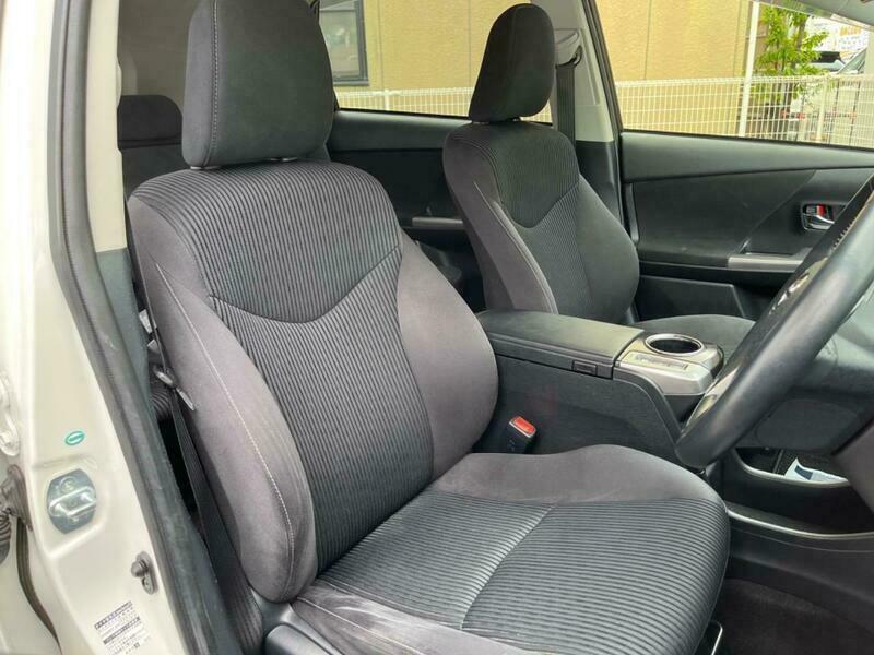 PRIUS ALPHA