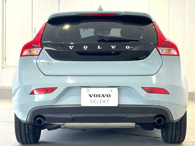 V40