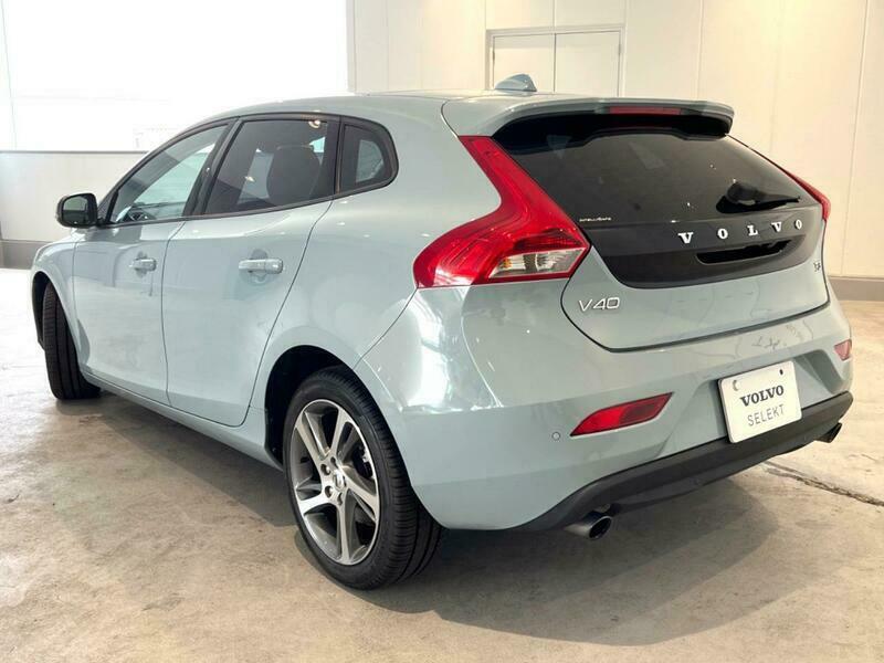 V40