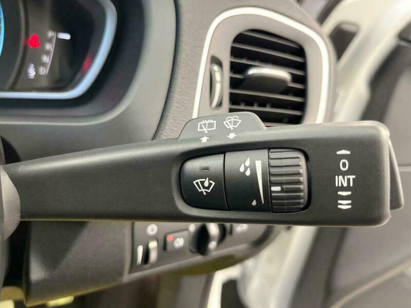 V40