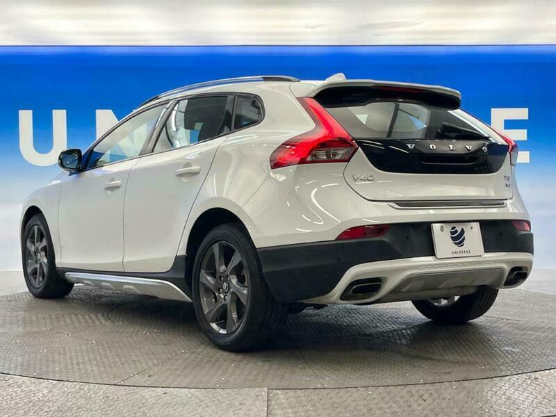 V40
