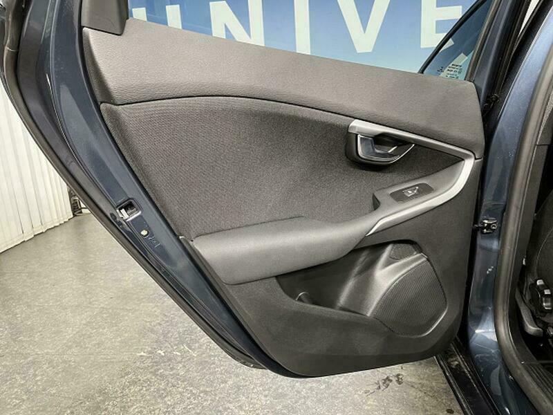 V40