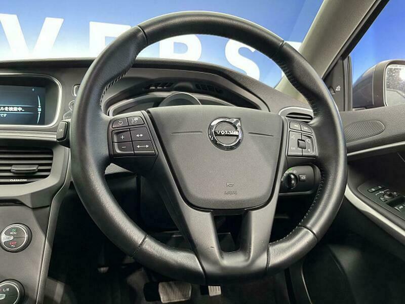 V40