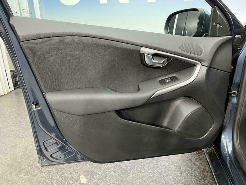 V40
