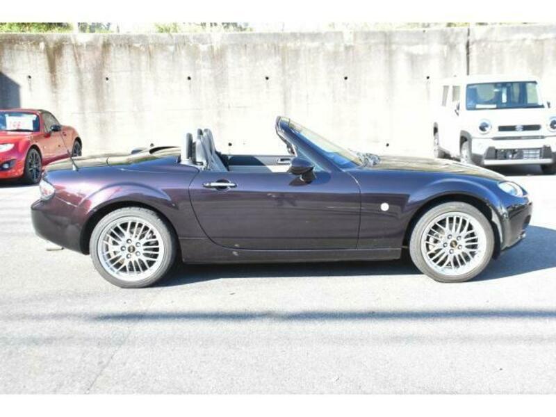 ROADSTER-18