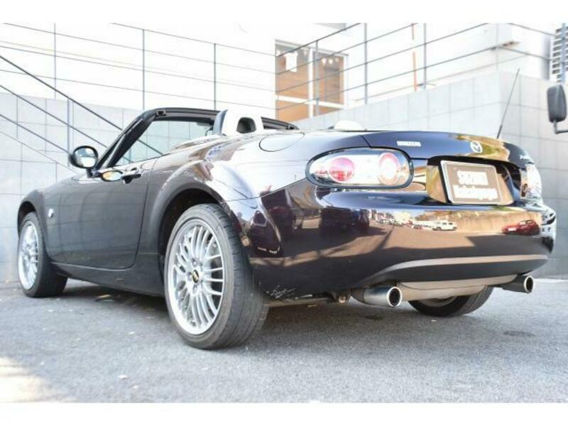 ROADSTER-9