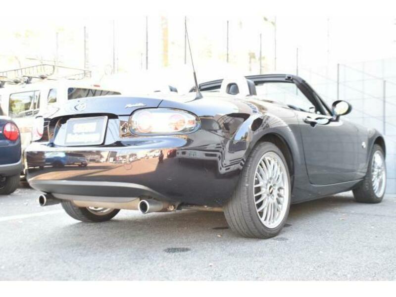 ROADSTER-1