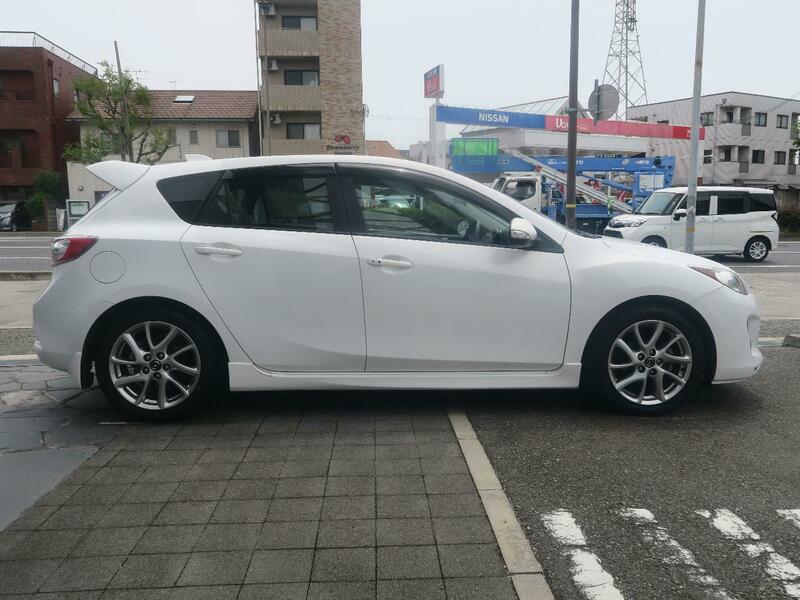 Axela Sport