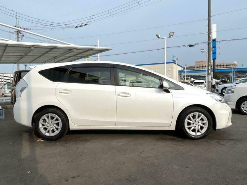 PRIUS ALPHA