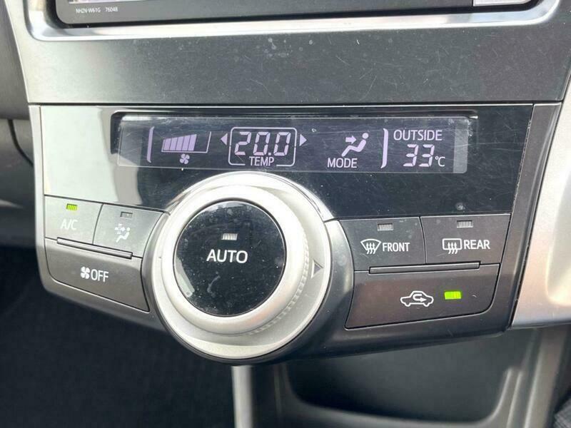 PRIUS ALPHA