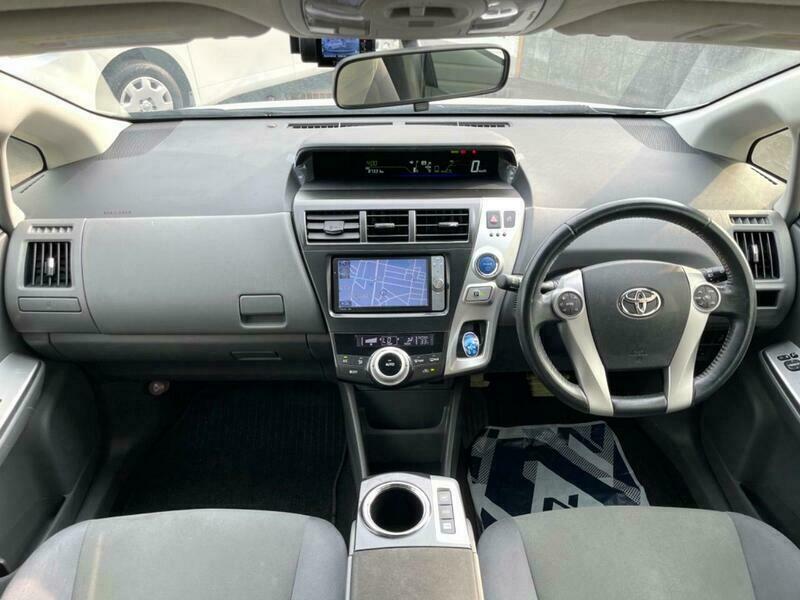 PRIUS ALPHA