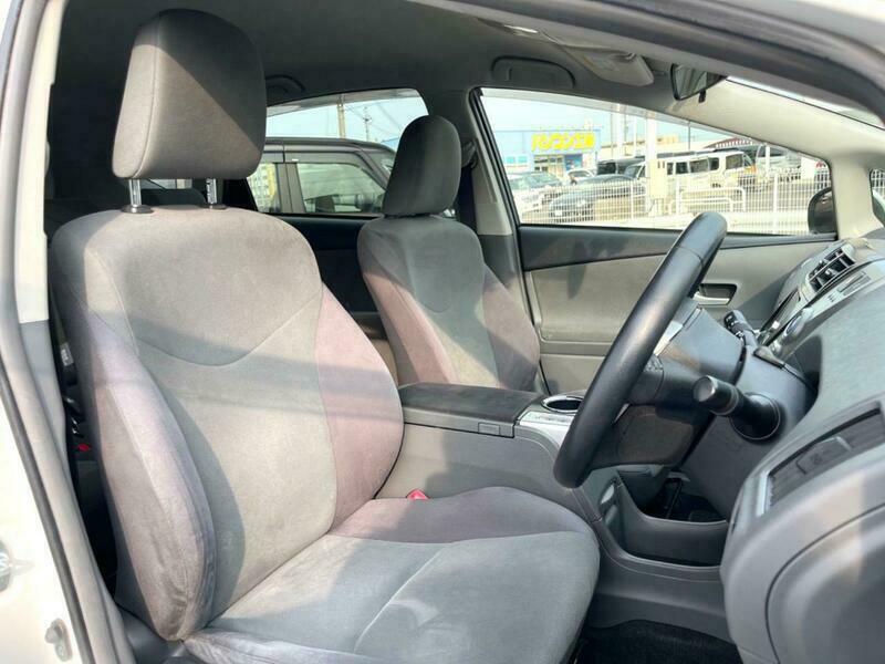 PRIUS ALPHA