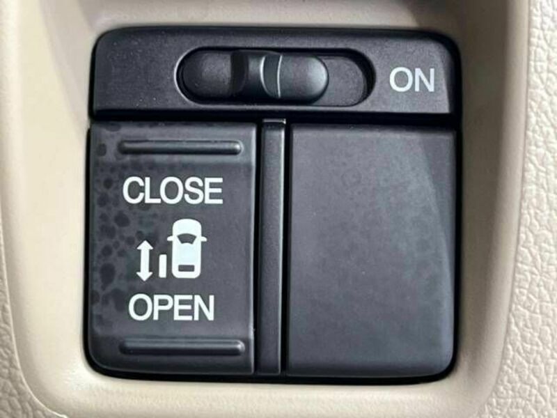 N BOX CUSTOM-4