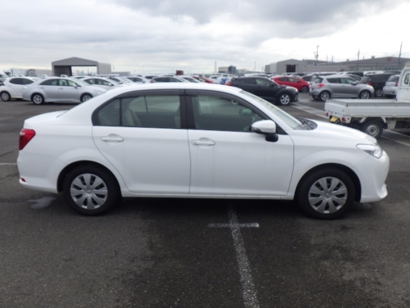 COROLLA AXIO