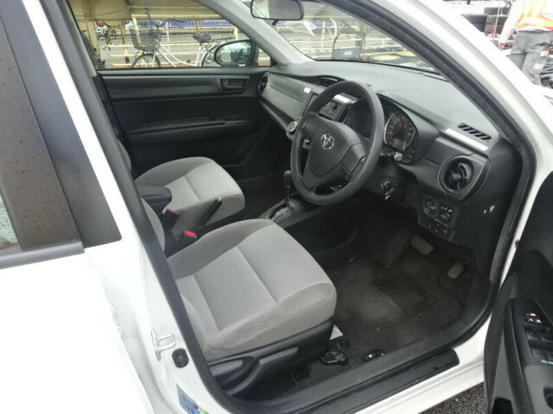 COROLLA AXIO