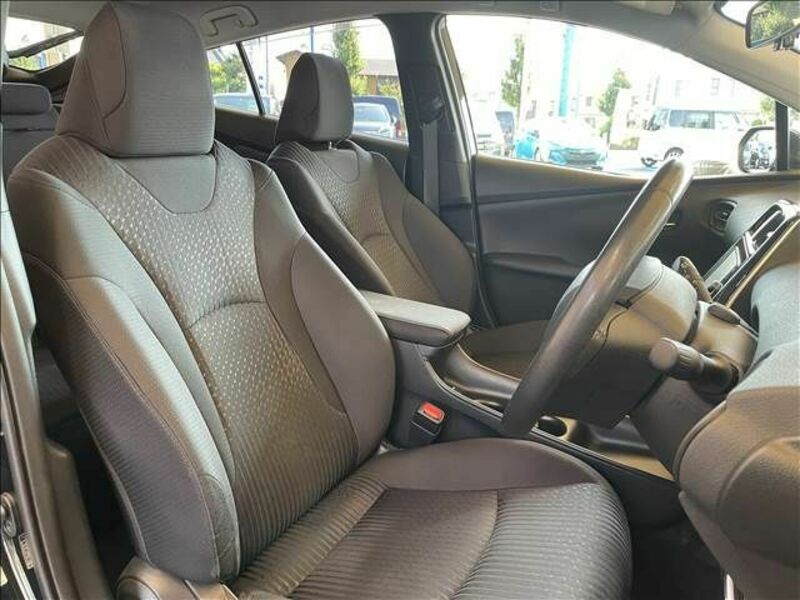 PRIUS-4