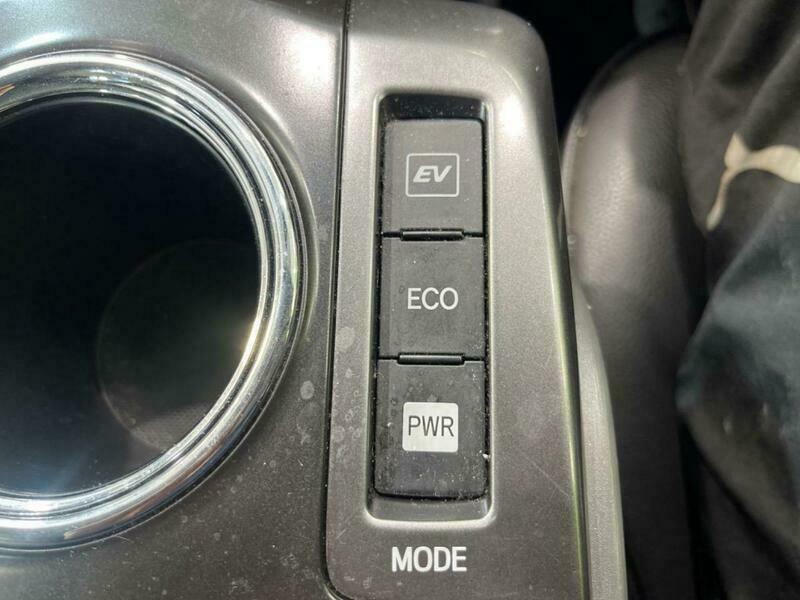 PRIUS ALPHA-12
