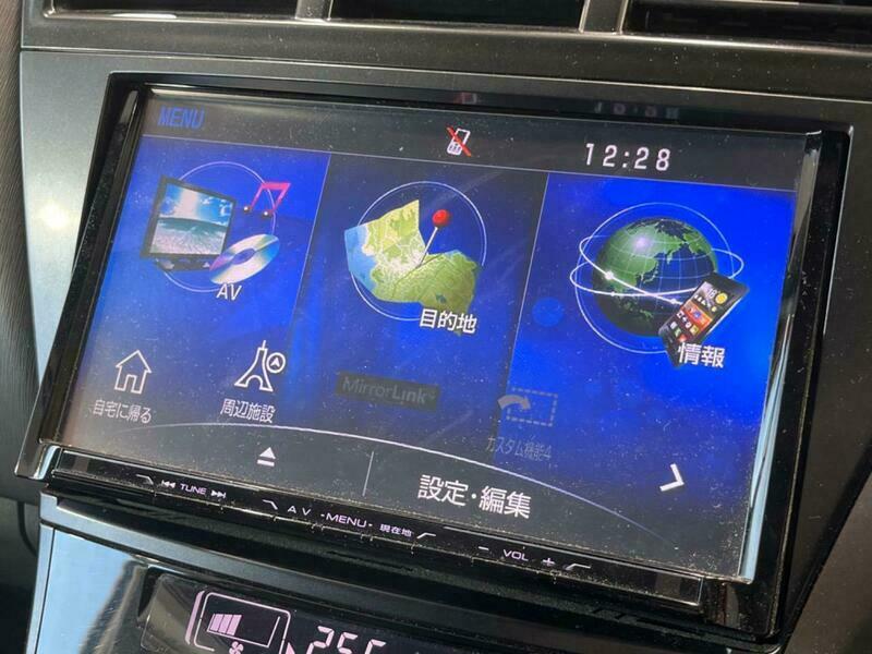 PRIUS ALPHA-1