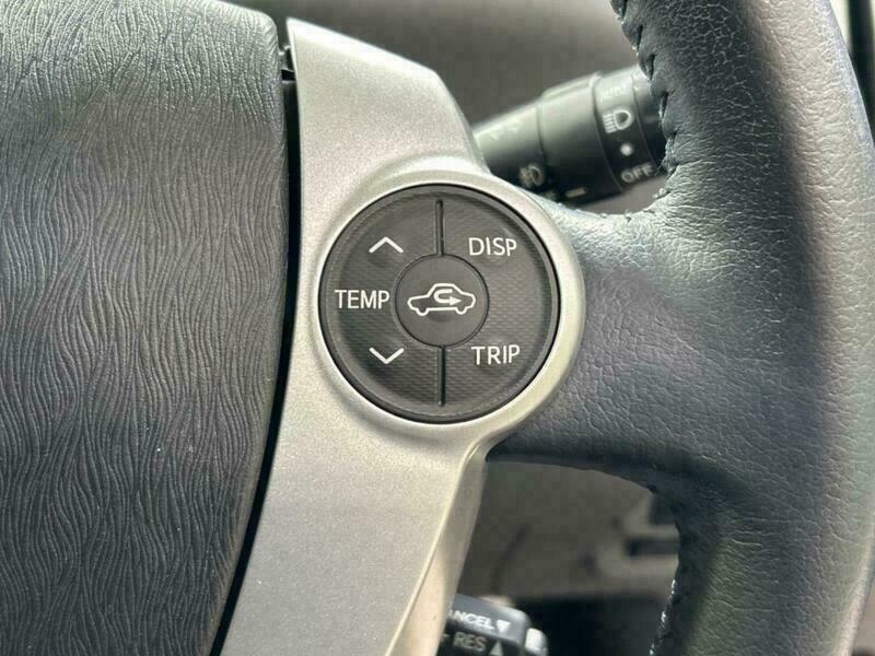 PRIUS ALPHA
