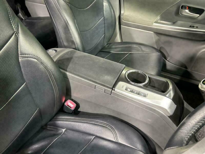 PRIUS ALPHA