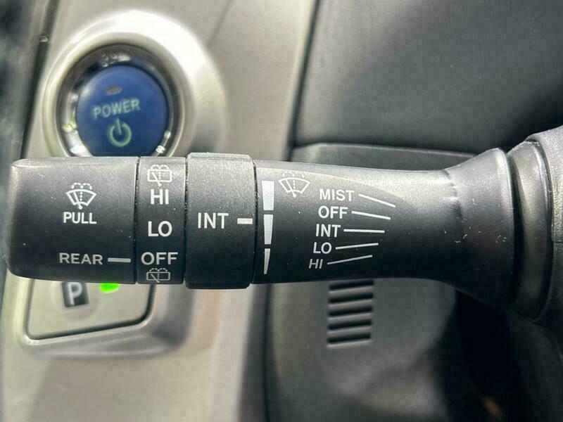 PRIUS ALPHA