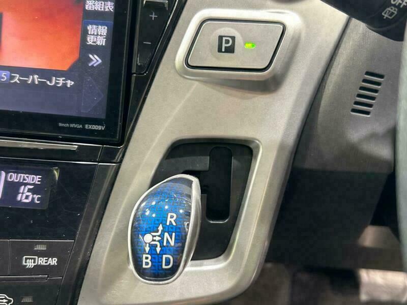 PRIUS ALPHA