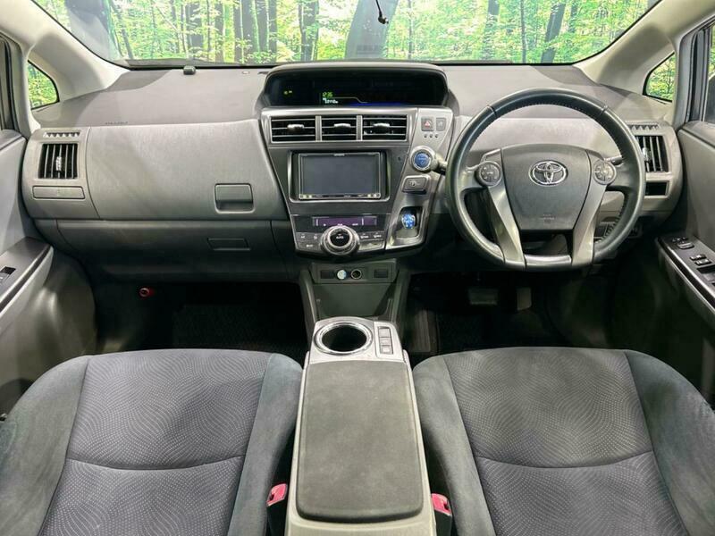 PRIUS ALPHA