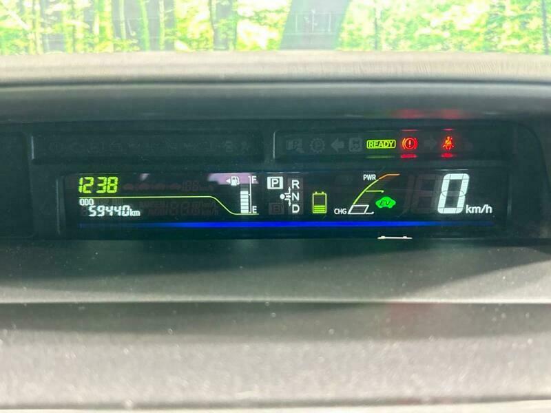 PRIUS ALPHA