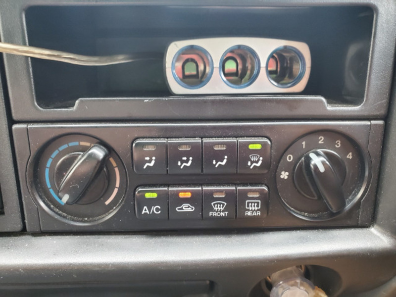 BONGO VAN-7