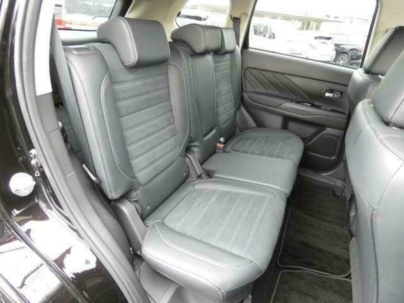 OUTLANDER PHEV-6