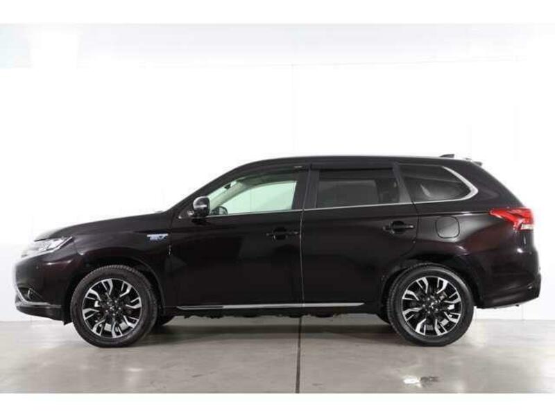 OUTLANDER PHEV-2
