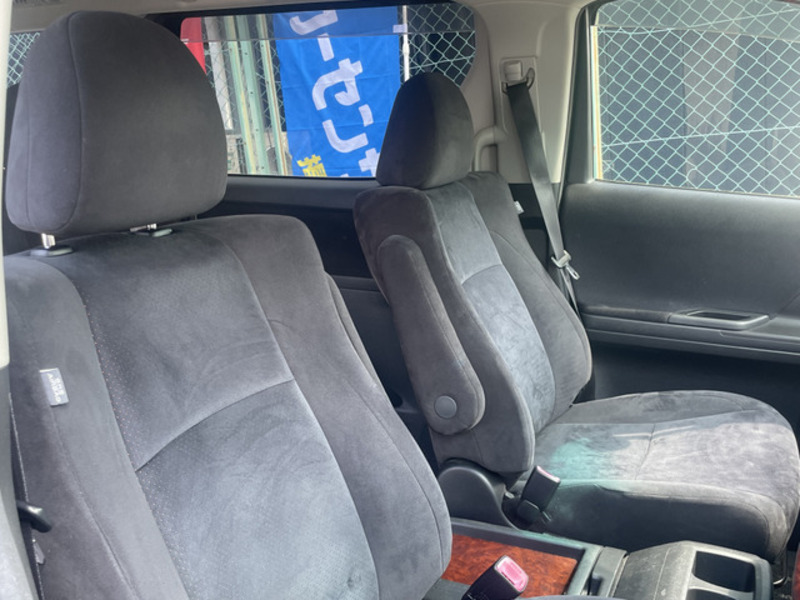 VELLFIRE-11