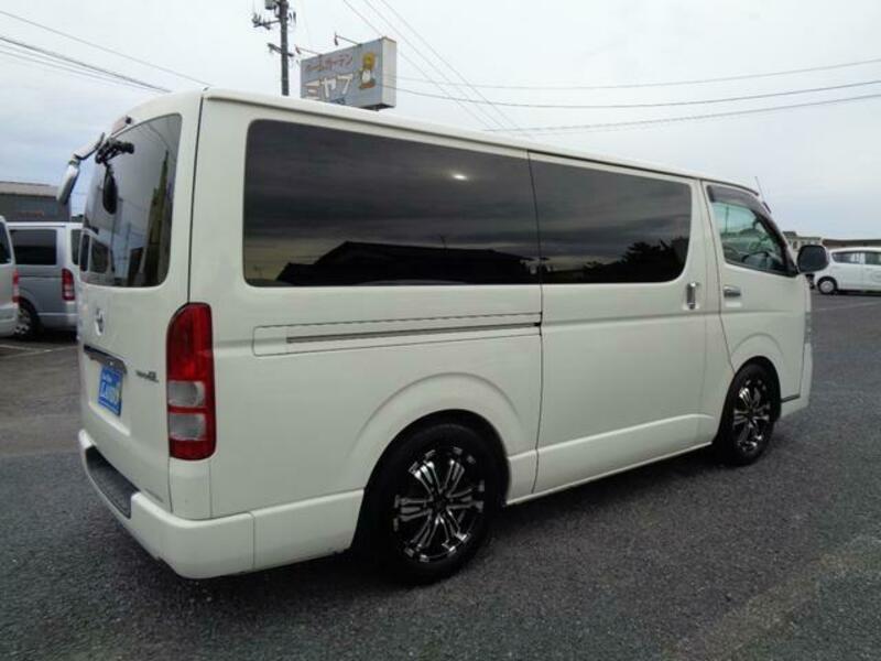 HIACE VAN-9