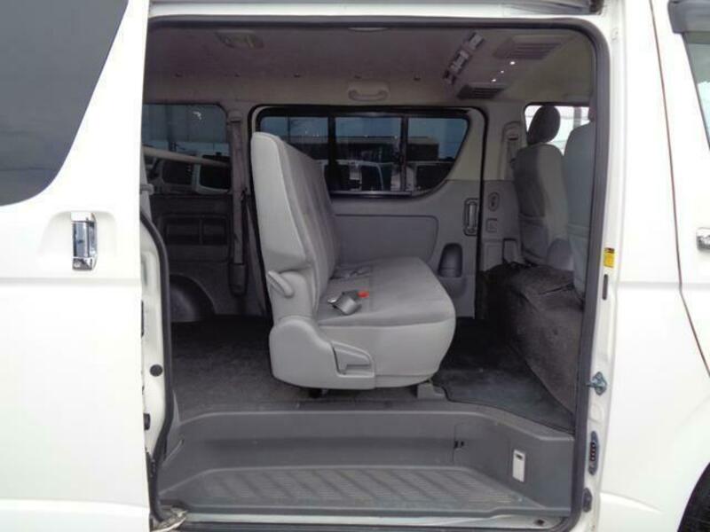HIACE VAN-13
