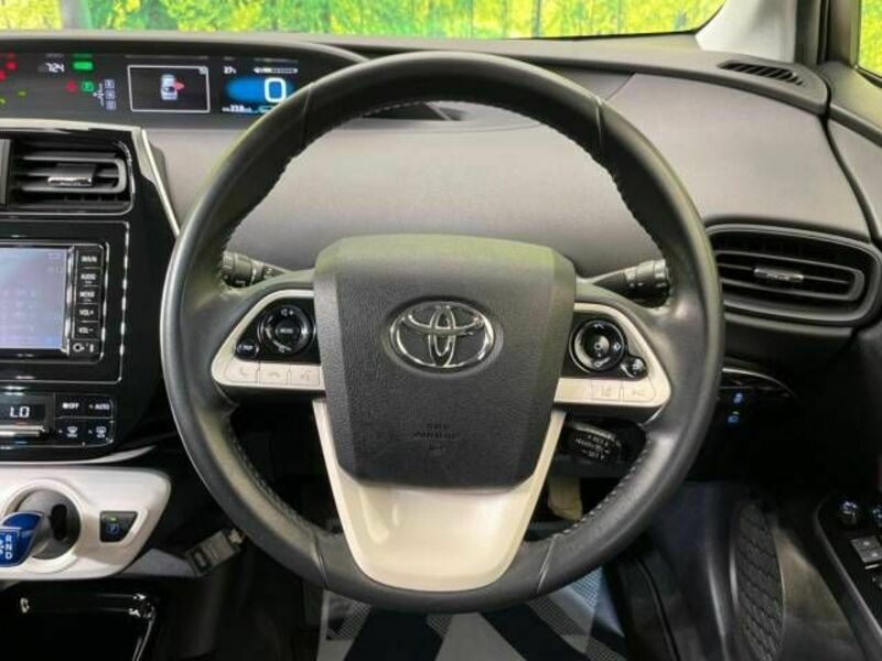 PRIUS-11