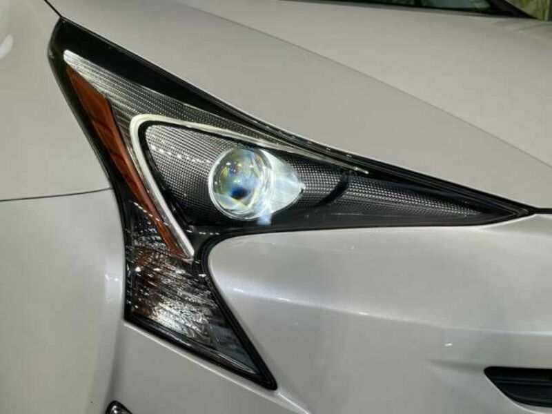 PRIUS-12